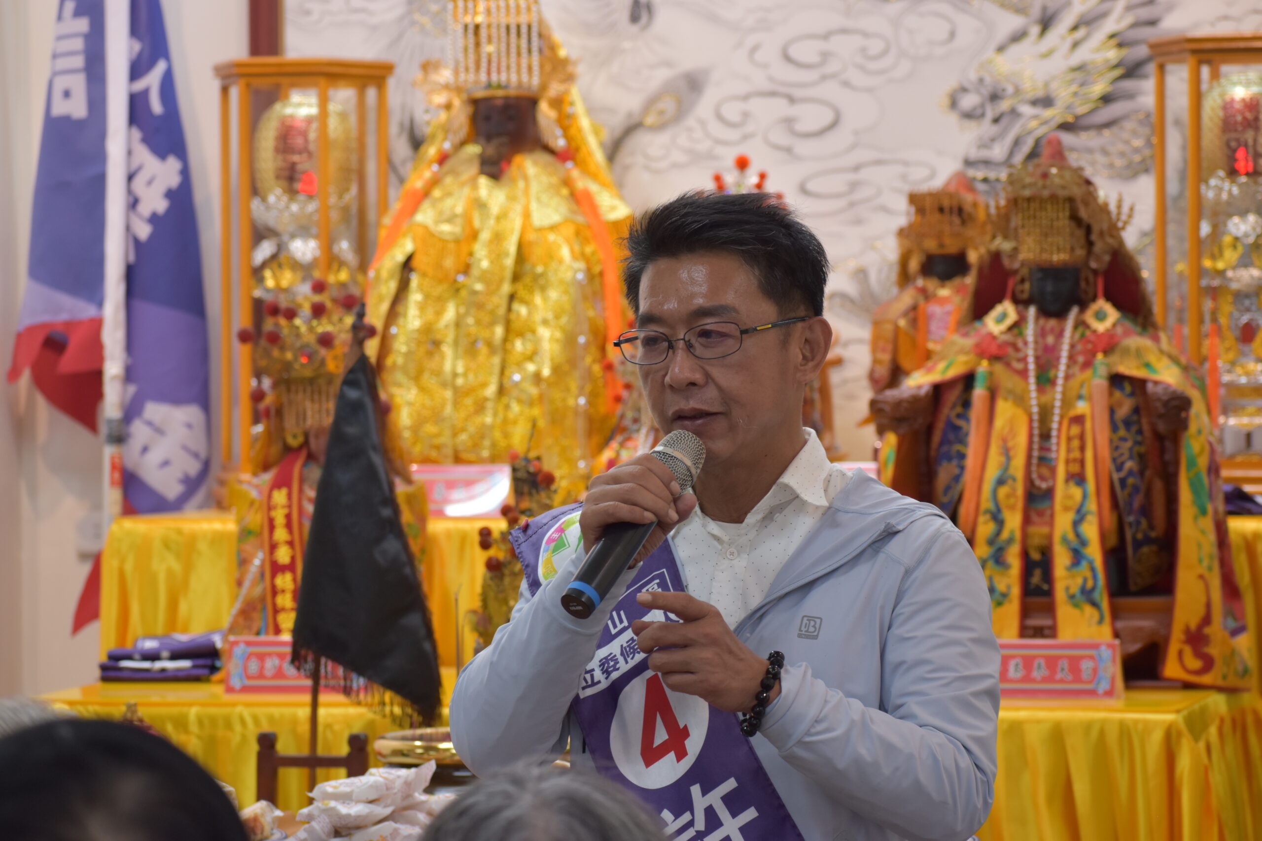 許智傑競選團隊：買學歷抓到了! 鍾易仲一騙再騙 應就假留學案向選民認錯道歉