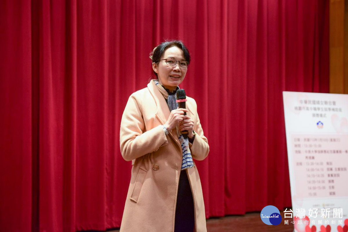 楊梅高中校長鍾碧霞感謝婦聯會提供實際補助及關懷。<br /><br /> <br /><br /> 