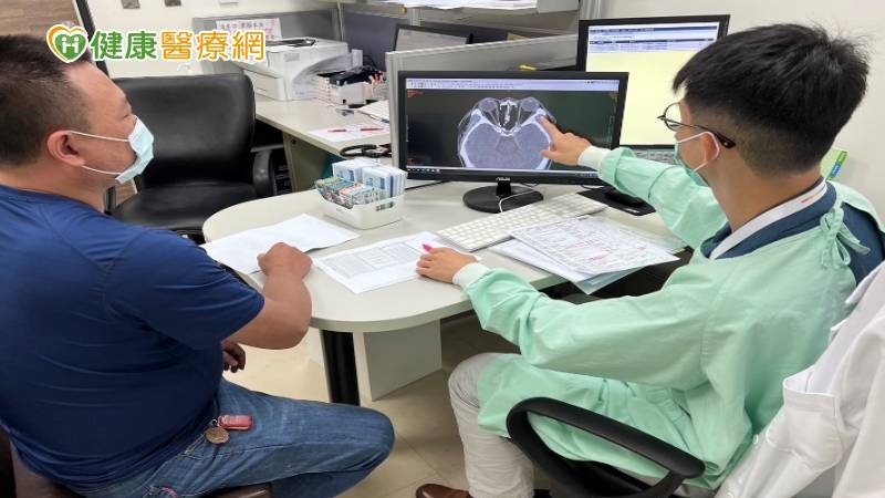 他甲狀腺亢進,眼睛卻出現複視、疊影 醫曝「1可能」快就醫