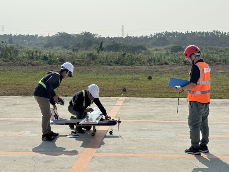 南部飛友考照免再奔波  屏東無人機飛行場開考定翼機
