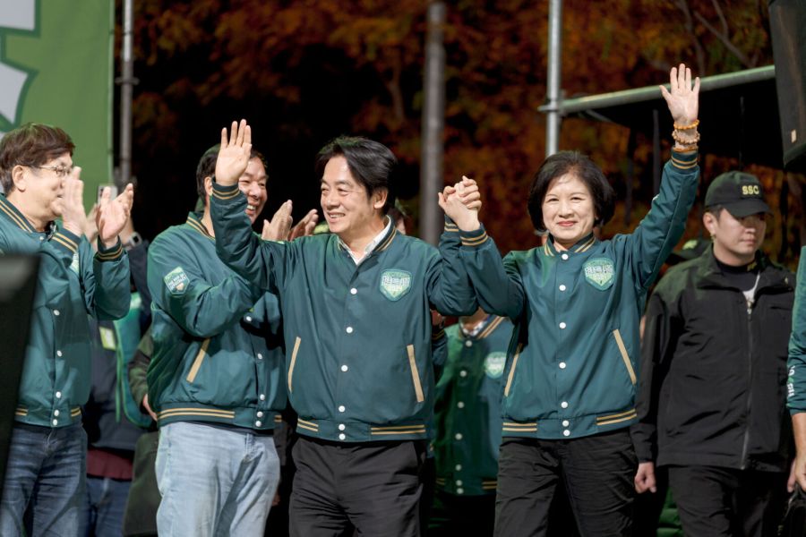 選前夜/台南場7萬人湧入 賴清德太太吳玫如現身:沒有台南就沒有賴 196 選前夜/台南場7萬人湧入 賴清德太太吳玫如現身:沒有台南就沒有賴 195