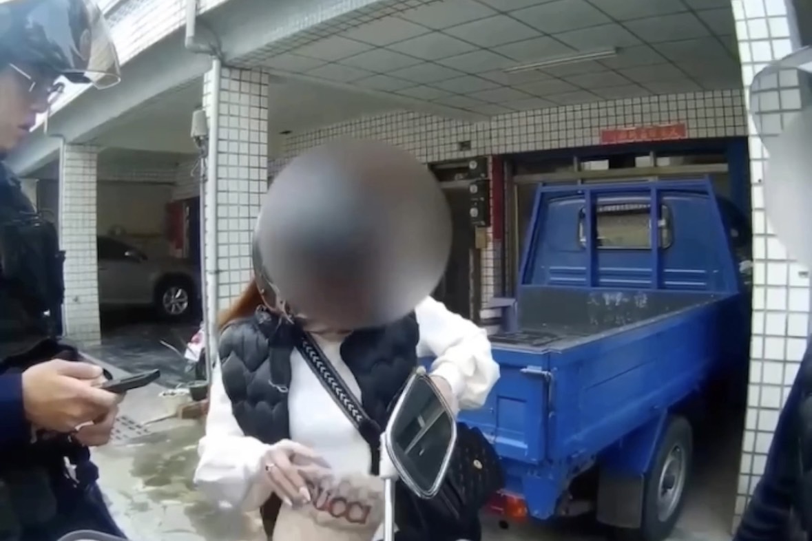 男子違規意外曝光後座友人竟是失聯移工 逾期千餘天讓男子也傻眼。〈圖/記者蔡宗武翻攝〉