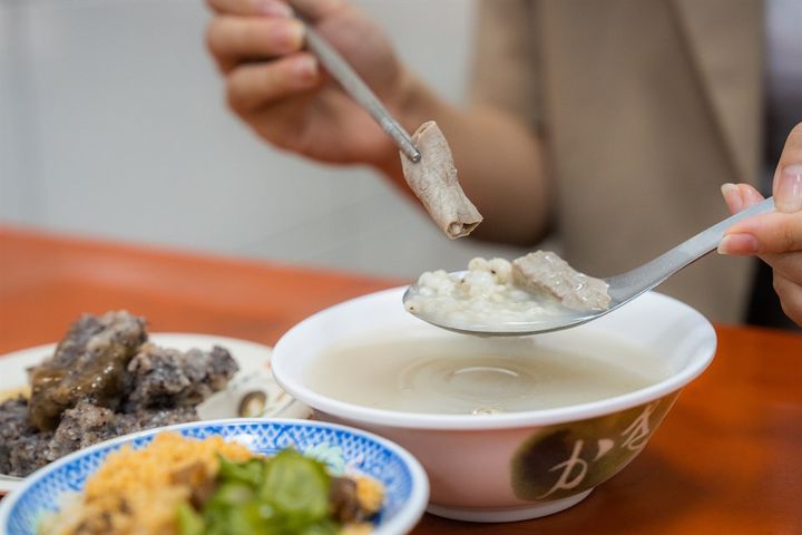 超美落羽松！仙境「西」遊記 騎乘綠能電動車嚐美食、賞美景