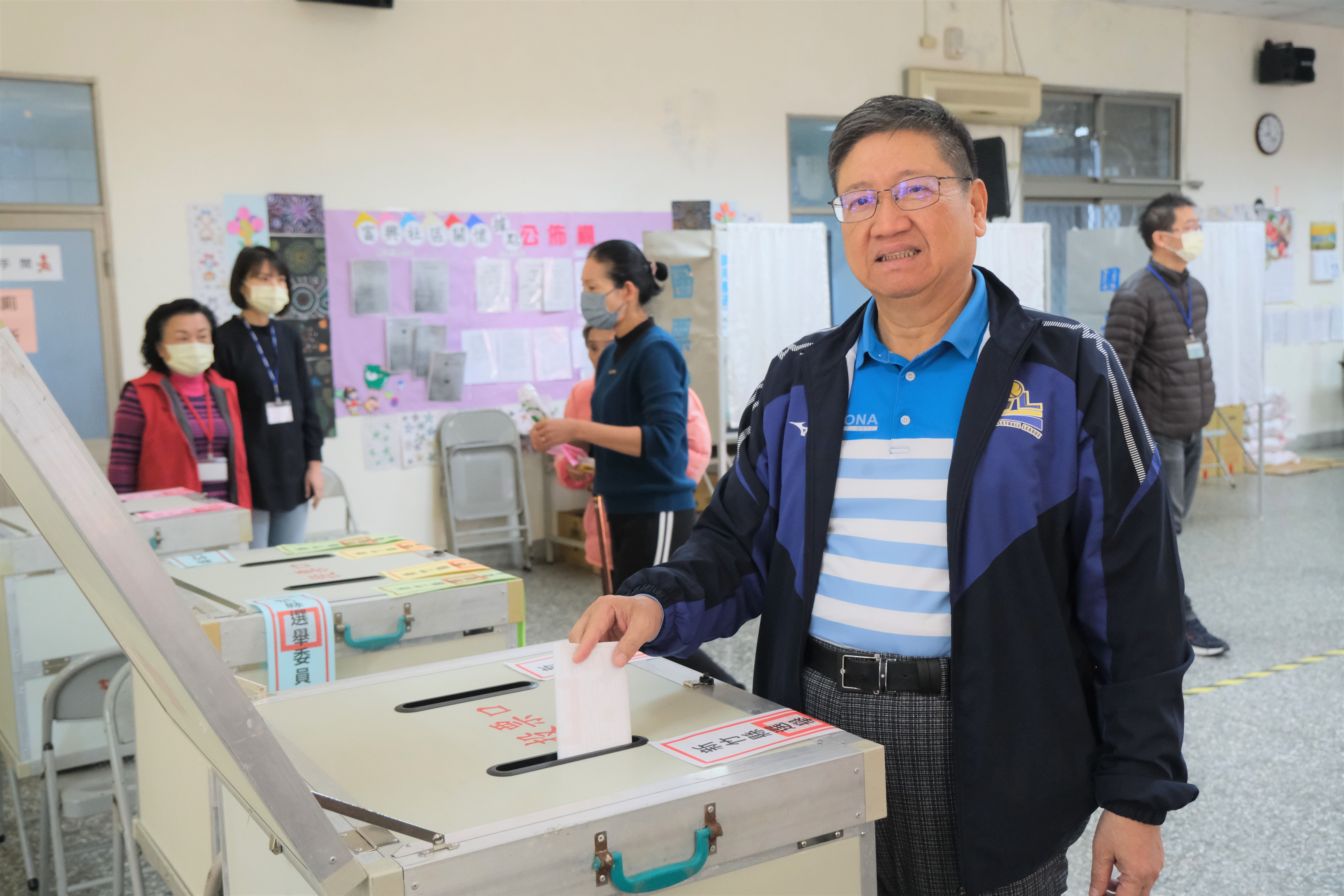 寒冷天氣無礙投票熱情　楊文科縣長籲鄉親踴躍行使選舉權