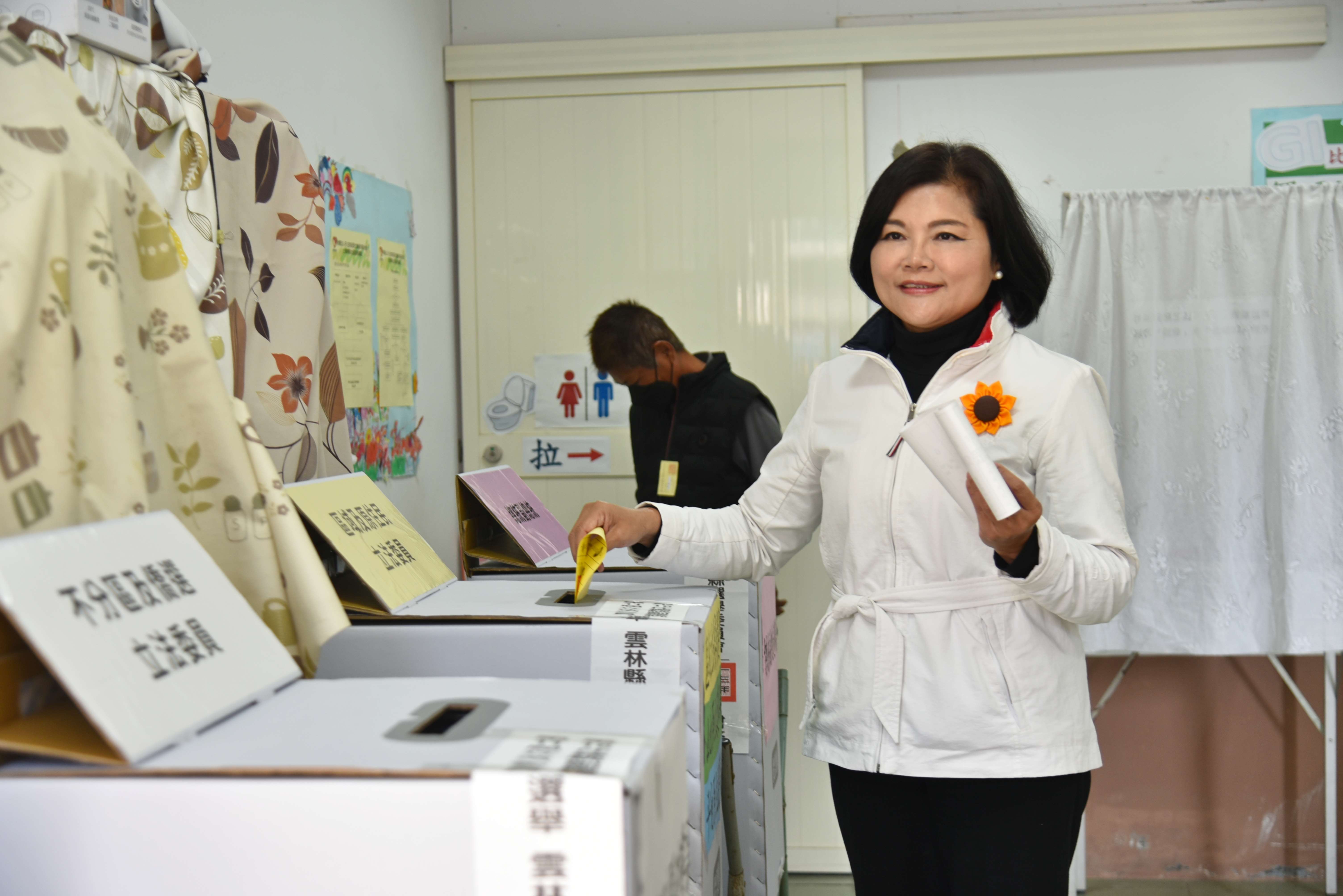 張麗善縣長投下神聖一票　盼選出理性領導人共同推動雲林進步