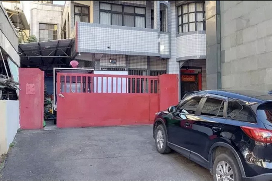 何欣純宣傳車停投票所旁 選委會:蒐證後審查是否違法 224 何欣純宣傳車停投票所旁 選委會:蒐證後審查是否違法 223