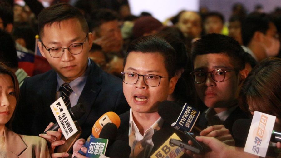 劍指黃珊珊拿假民調欺騙社會大眾 凌濤:沒能政黨輪替的罪魁禍首 238 劍指黃珊珊拿假民調欺騙社會大眾 凌濤:沒能政黨輪替的罪魁禍首 237
