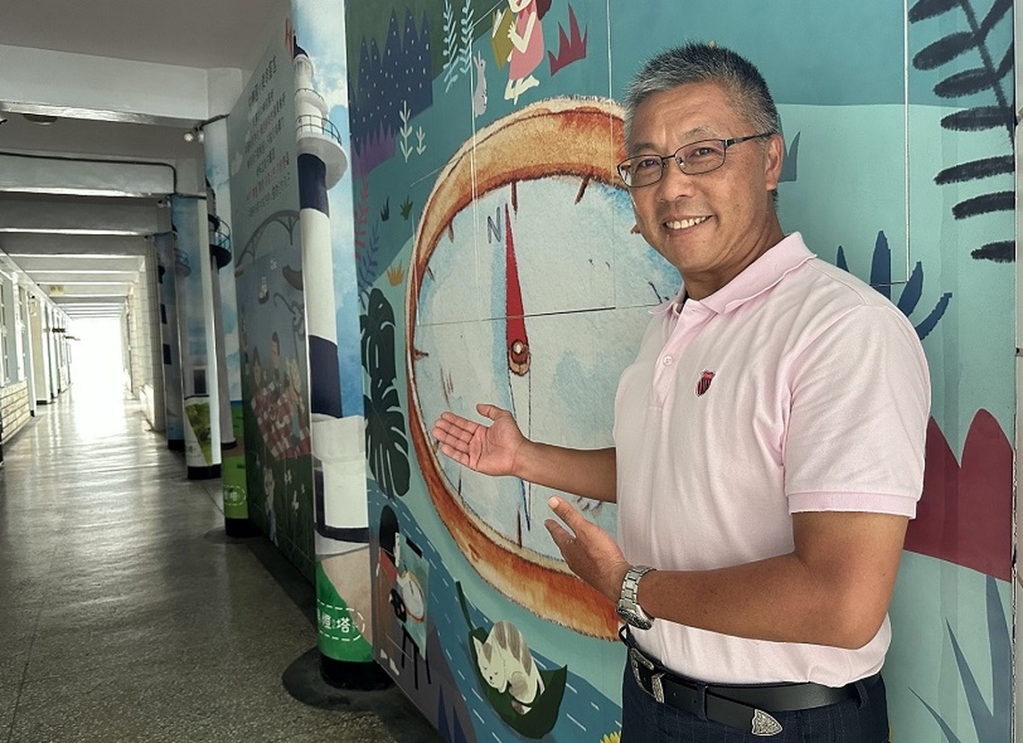 教育家人物典範 返回母校綠蠵龜的故鄉澎湖 陳智賢校長打開離島孩子的世界