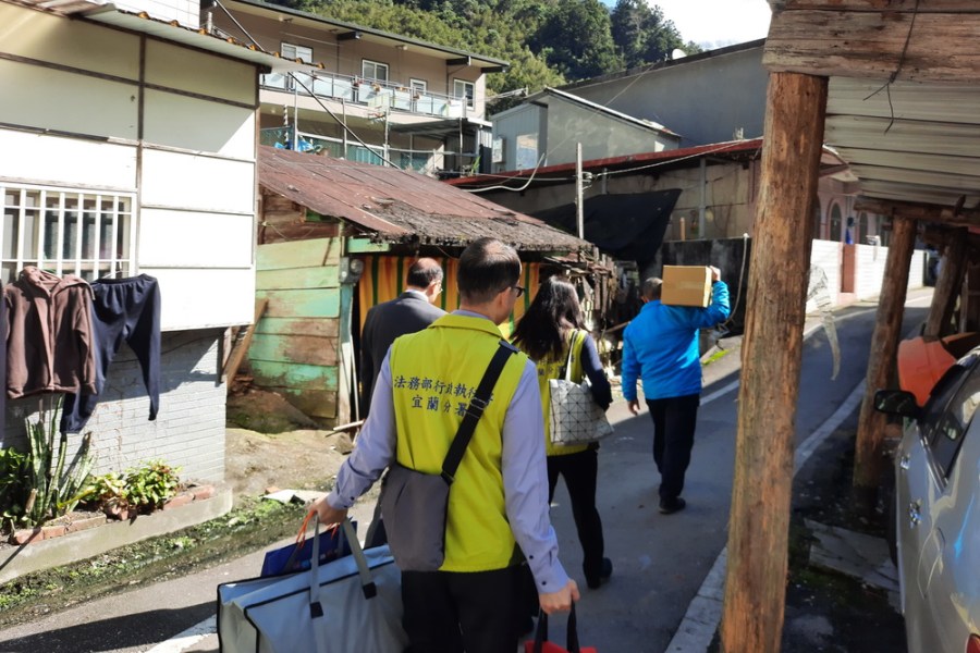 弱勢民眾欠繳牌照稅 宜蘭分署臘月送暖助就業 236 弱勢民眾欠繳牌照稅 宜蘭分署臘月送暖助就業 235