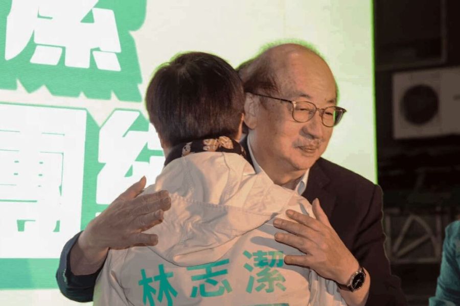 林志潔敗選 柯建銘感愧疚:膝關節手術無法陪跑行程 214 照片來源:柯建銘臉書