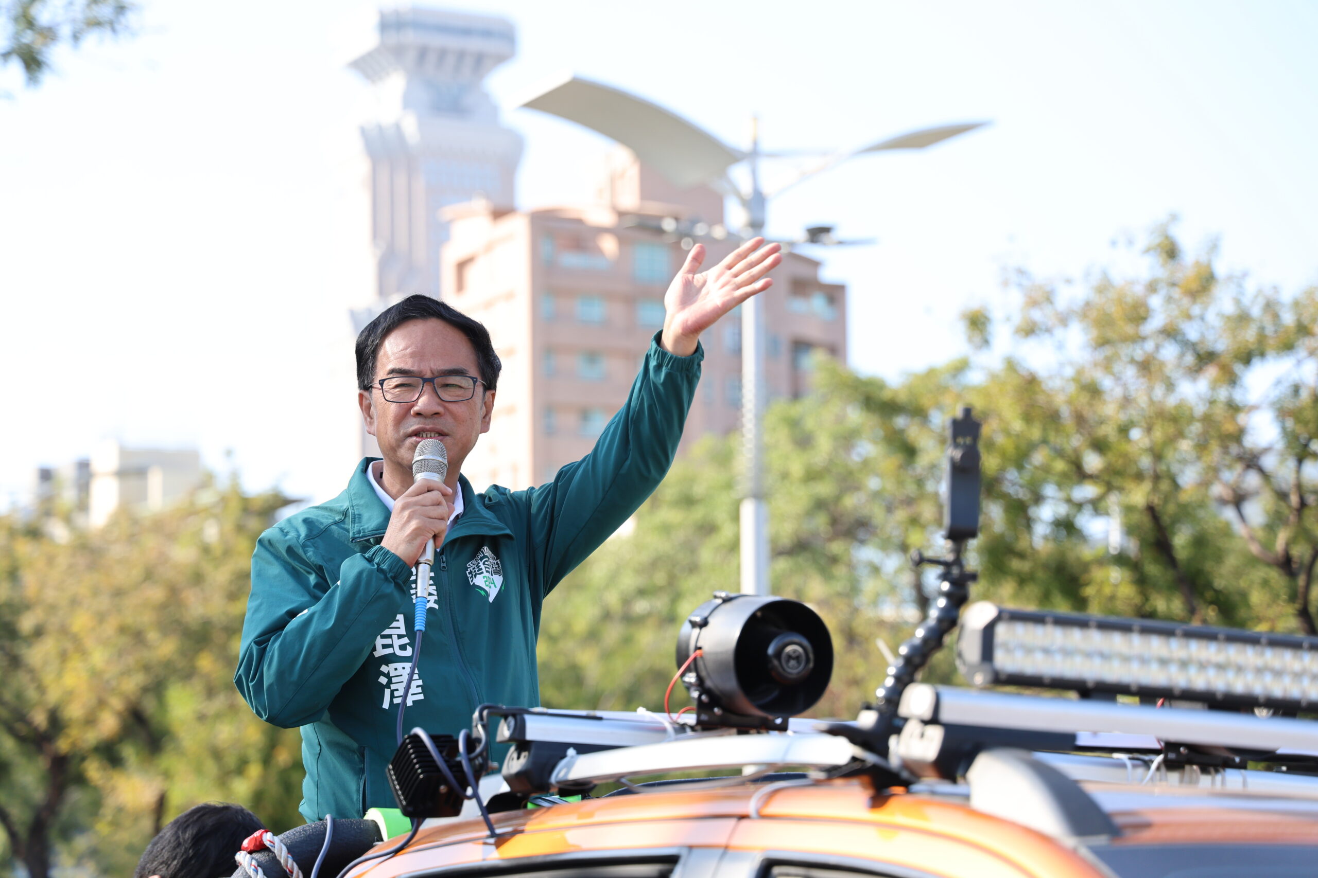 立委李昆澤感謝市民疼惜順利當選立委，承諾會繼續打拚不辜負選民栽培
