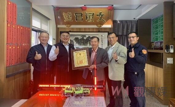 保障員警執勤安全!中市南屯區文昌公廟捐贈警用裝備近40萬元