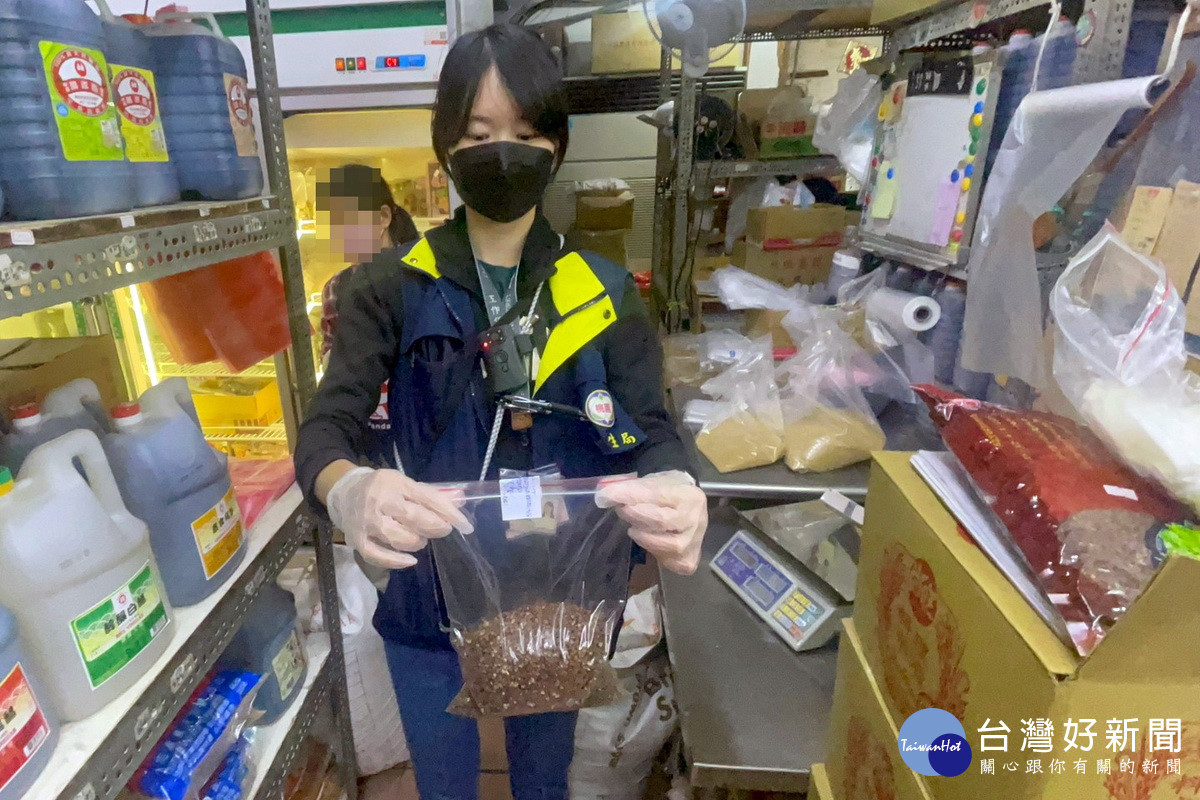 桃園市政府衛生局進行113年春節應景食品第1波抽驗中,干絲項目不符規定。