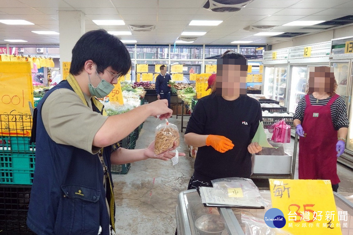 桃園市政府衛生局進行113年春節應景食品第1波抽驗中,花椒粒項目不符規定。