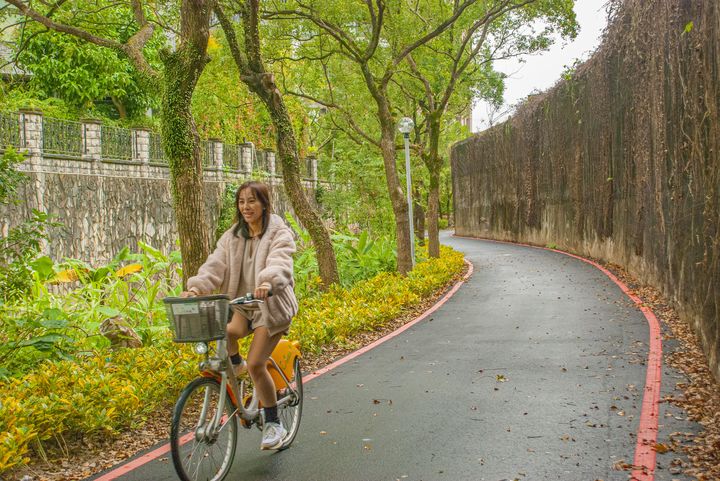 除舊布新／汐止下寮溪防汛道路變身水岸新綠廊