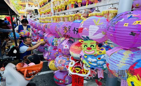 員林中區扶輪社彩繪燈籠活動 點亮新年喜氣廣天宮夜色更迷人