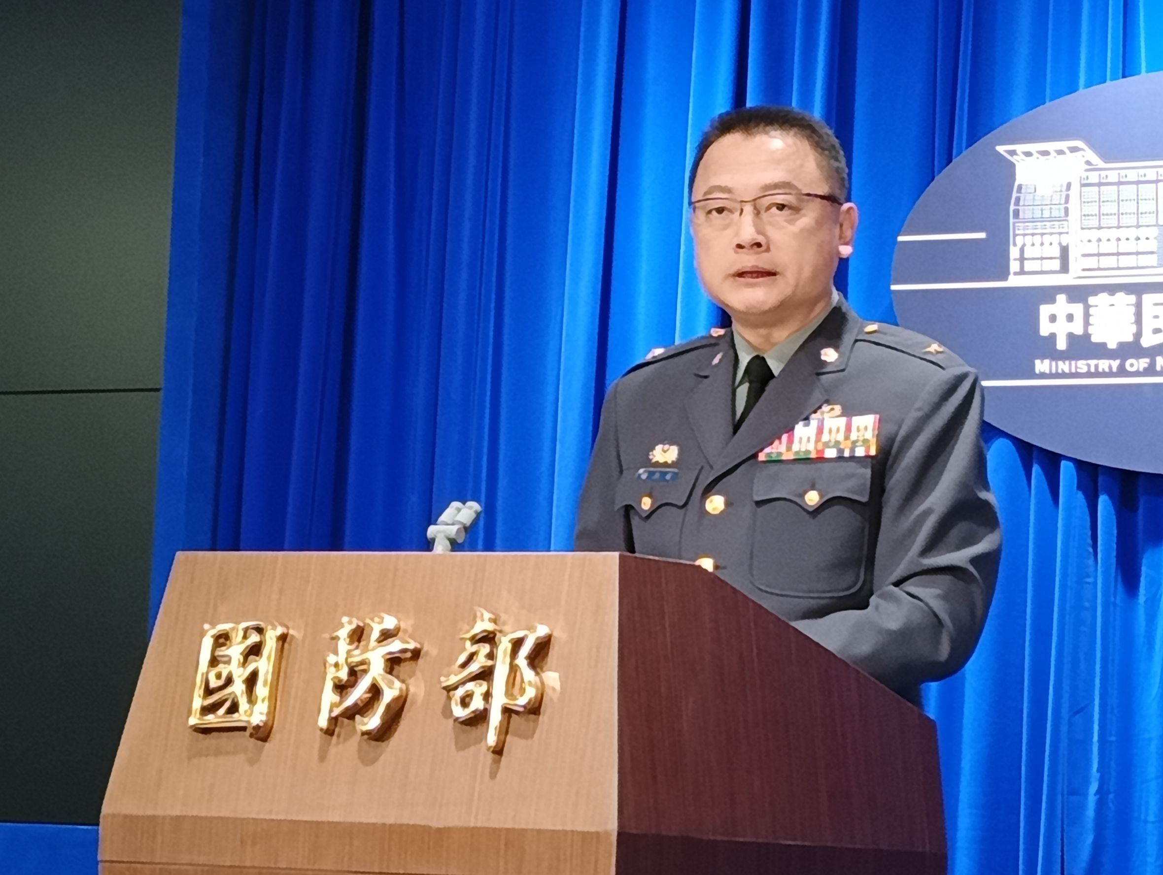 國防部發言人今孫立方表示,國防部發布新式共軍進入台海周邊示意圖,是讓國人更瞭解面臨狀況。王烱華攝