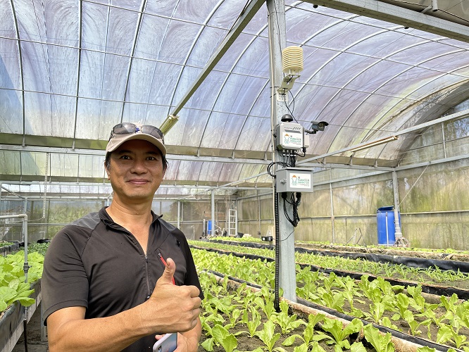 ▲ 旗山區思原生態農場場主羅條原導入智慧農業設施(圖農業局提供)