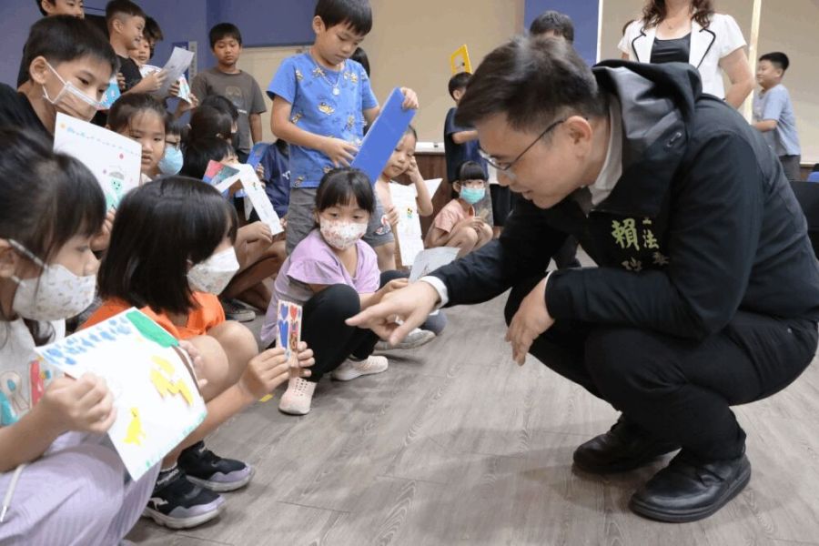 賴瑞隆成功3連任 選舉補助款360萬全捐助弱勢孩童 212 照片來源:立法委員賴瑞隆辦公室