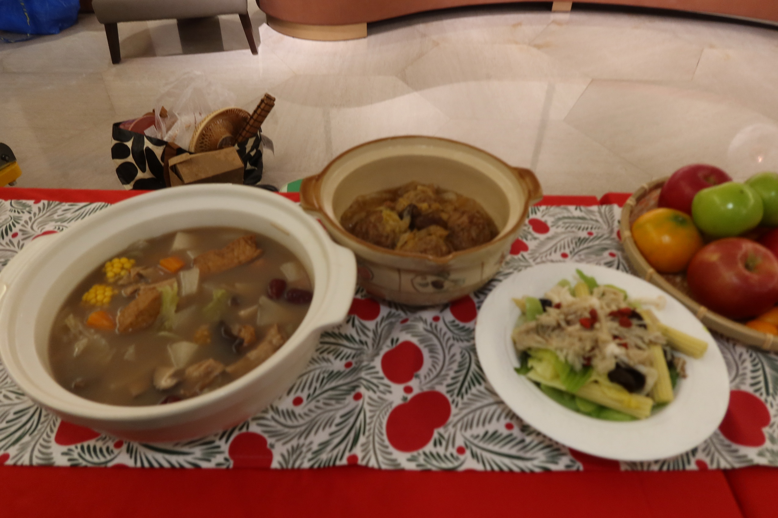 ▲彰化秀傳醫院營養師與中醫師分享如何輕鬆烹調出美味又有益健康的年菜，繁忙的上班族也能快速準備出一頓完美的新年佳餚，為全家人帶來歡樂又健康的年味。（記者張溎壕攝）