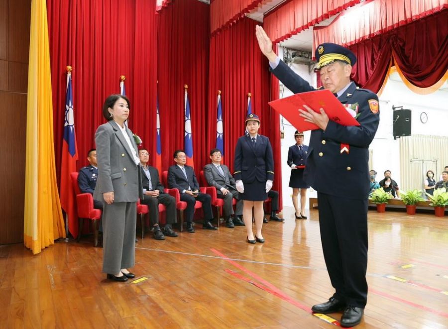 屏東縣警察局卸新任局長交接 新任局長戴台捷宣誓就職