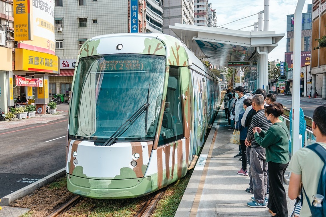 高雄輕軌環線全線通車 新規定搭乘體驗全新輕軌旅程