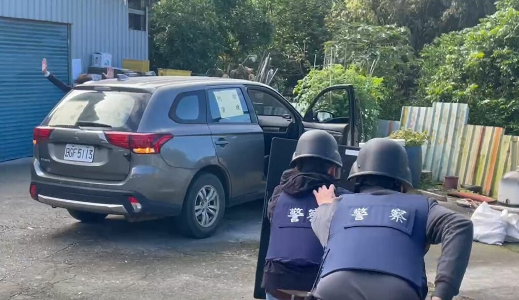 出動土城分局快速打擊犯罪特警隊