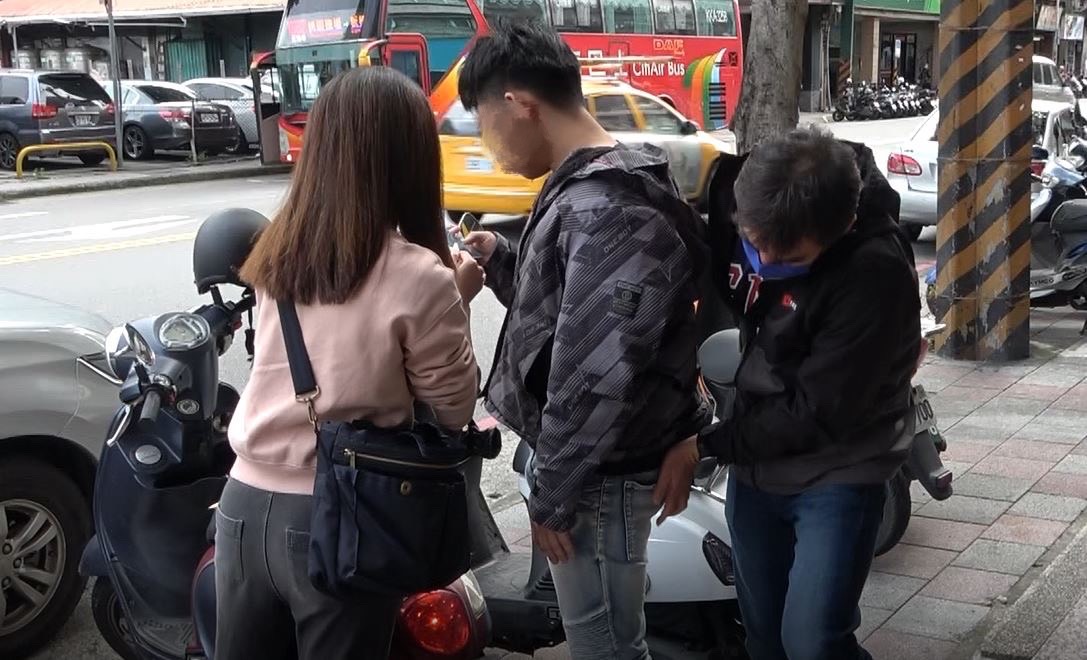 新北警查獲涉嫌供應毒品予未成年少年之施姓藥頭，依毒品危害防制條例等罪嫌移送法辦。(記者張艷君翻攝)