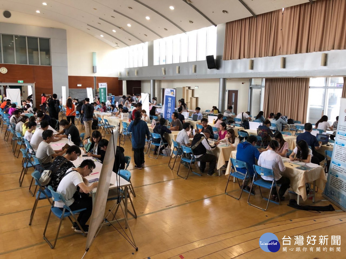 現場徵才活動示意照。