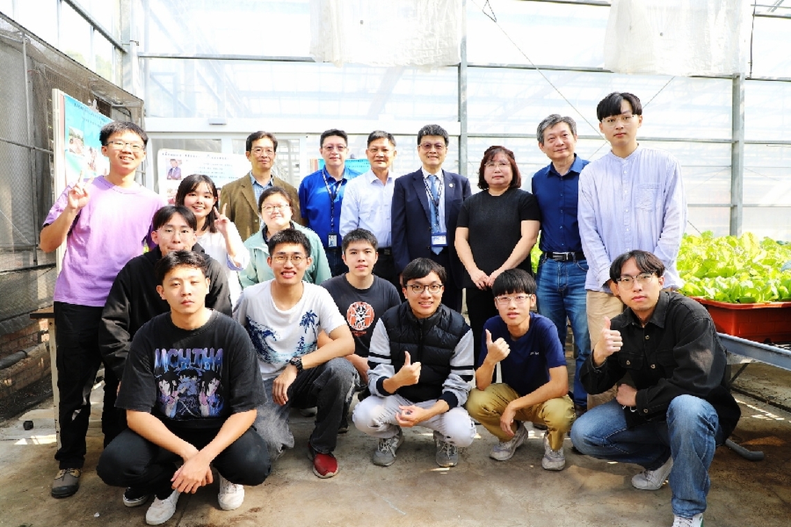 雞羽毛竟然可以變身有機肥永續循環再利用 嘉義大學農業生物科技學系化腐朽為神奇