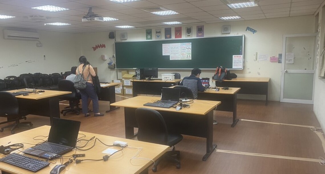 高雄一考區試場開放順利 王政彥籲請考生考試日提早出門