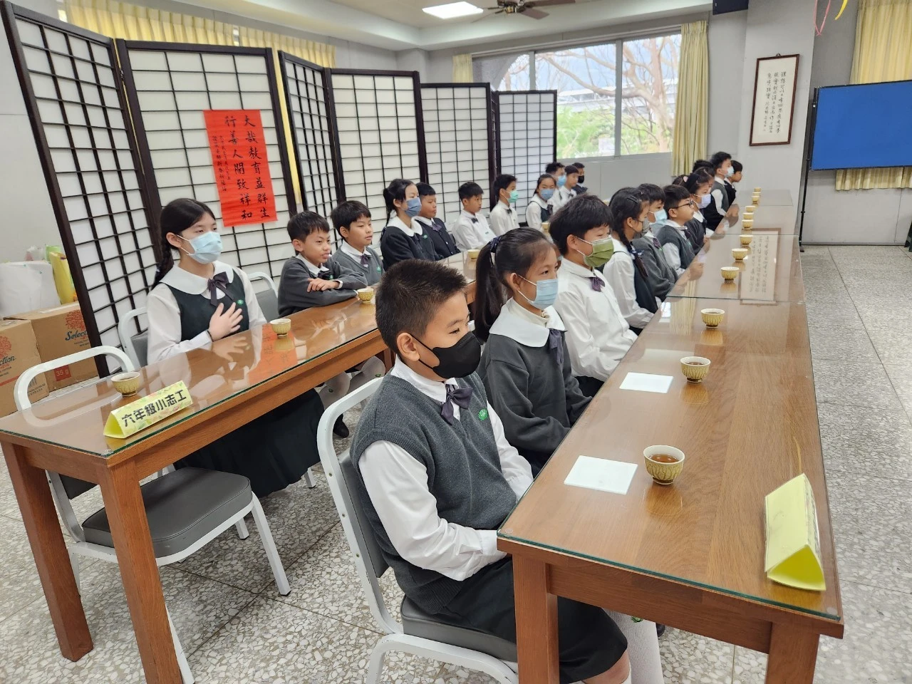 99位經指導老師薦舉的小志工，個個是樂於服務助人的好典範