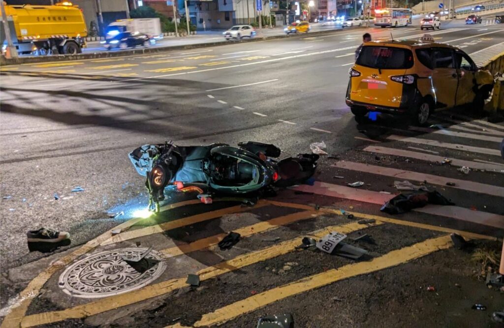 營小客車與普重機車的交通事故