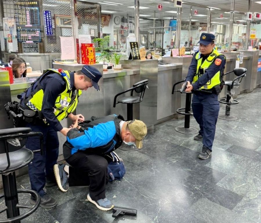 春節將至防搶演練 警方教你防搶三步驟