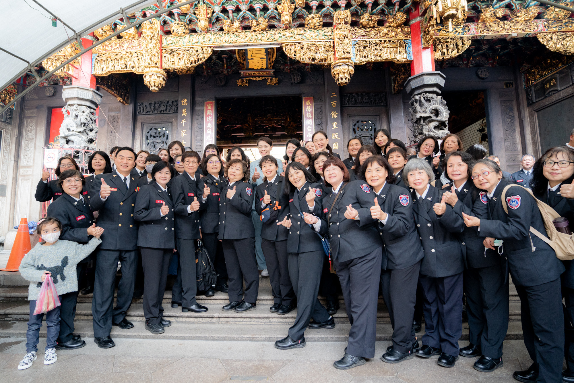 市長與參與祈福都義消隊員合照。(圖/記者林照東翻攝)