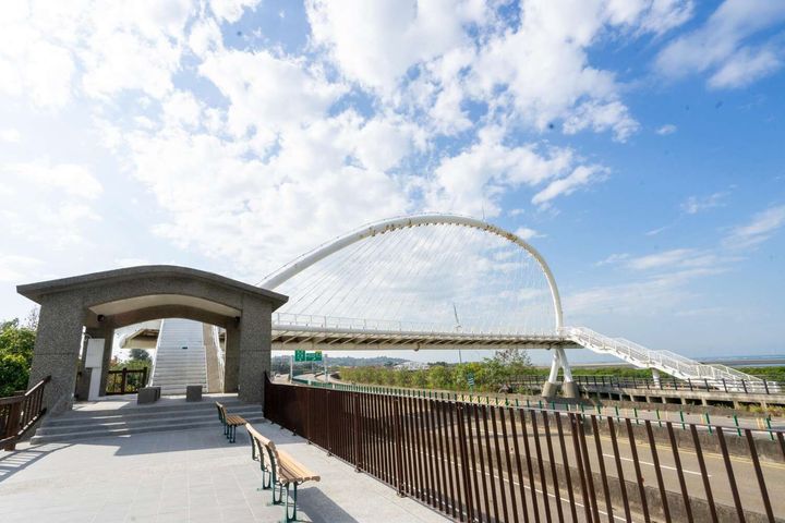 新竹市鹽水公園景觀環境改善工程已竣工,於日前啟用。 圖:新竹市政府觀光工程科/提供