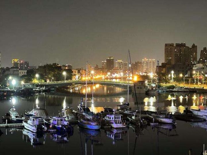 越夜越美麗!台南安平賞夜景、聽音樂享受燦爛藝術燈飾