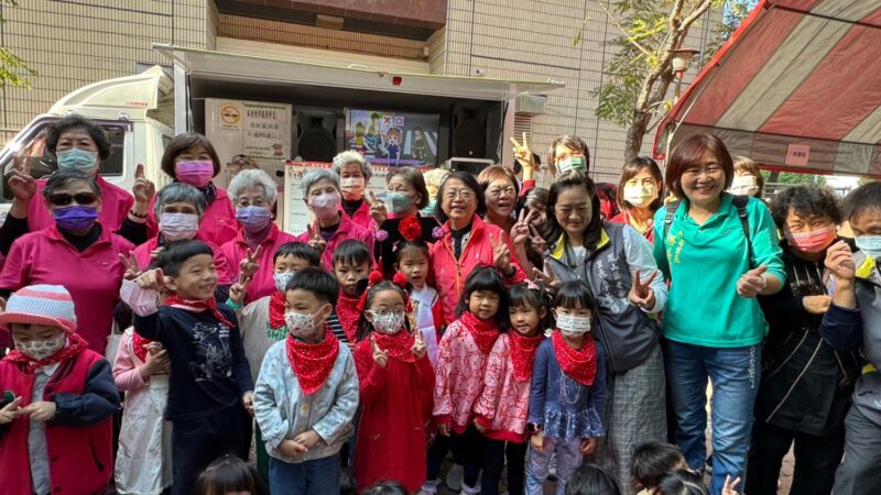 五甲老人活動中心「祥龍瑞氣迎新春」社區聯歡  祖孫老幼舞樂同慶春節