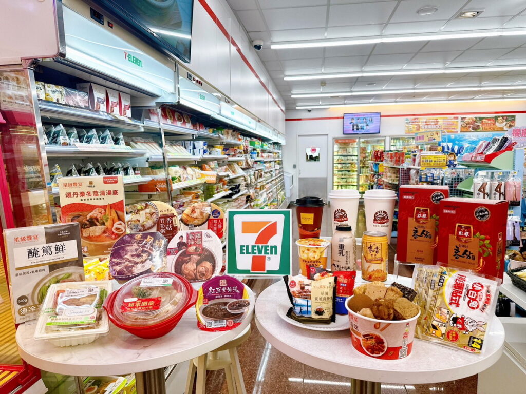 .7-ELEVEN祭出禦寒攻略，星級滷味、湯品、鍋物、加熱飯糰、溫沙拉等「抗寒熱食5大天王」多款新品提供學生、上班族在冬季便利暖食選擇