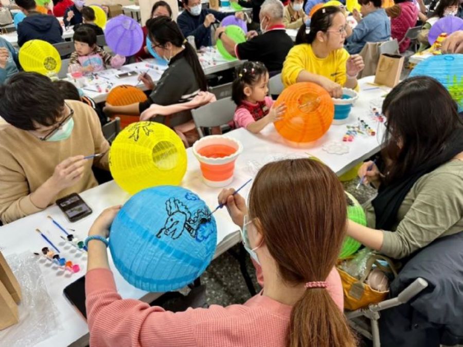 手繪燈籠共創燈組添喜慶 龍潭區元宵藝術燈海 2/17盛大登場