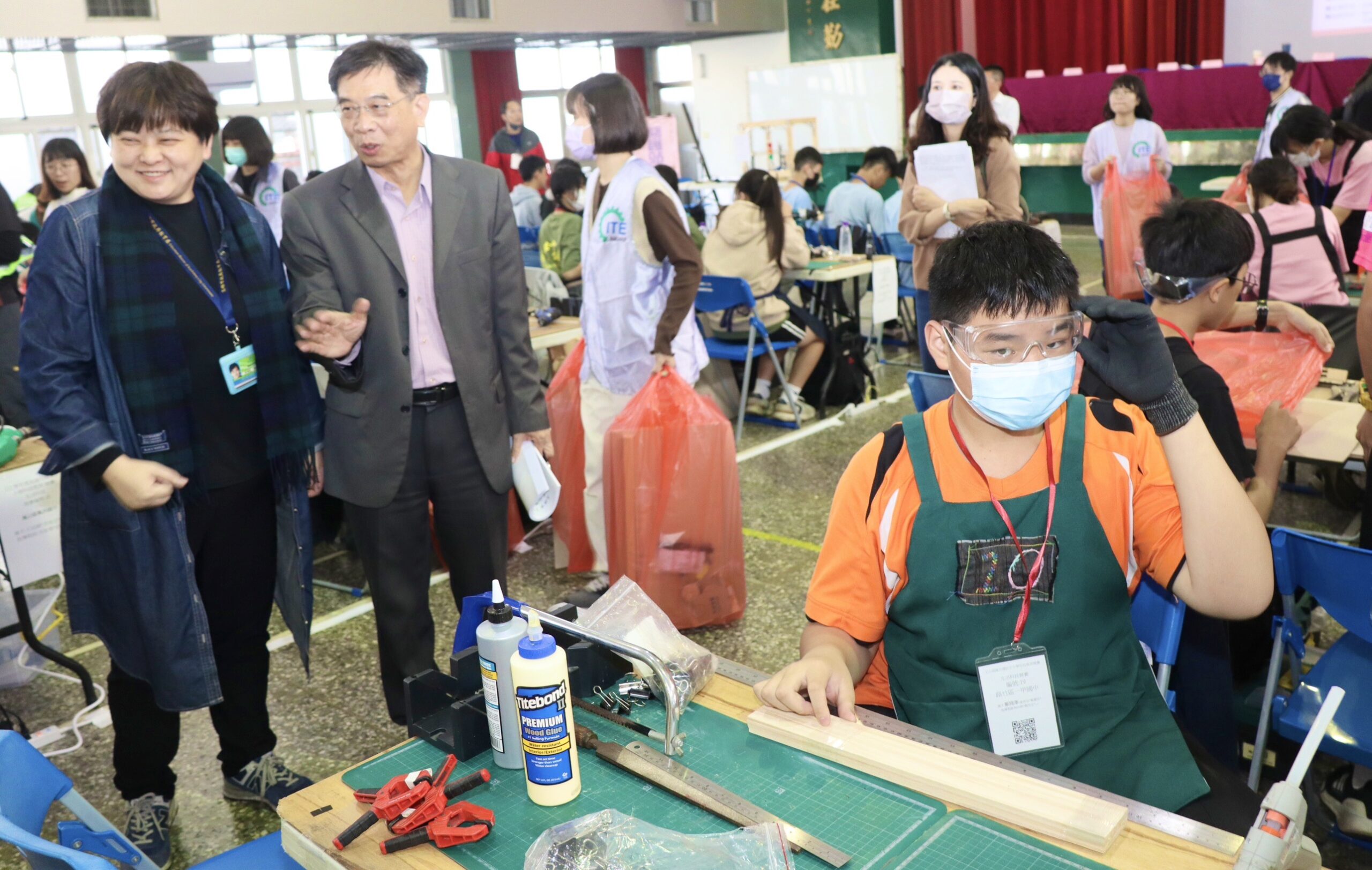高雄市國中小學科技教育競賽20日大榮中學登場 300國中小學生激烈競賽