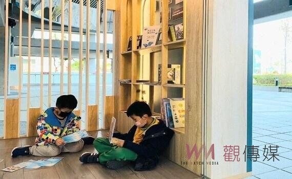 跳脫傳統借還書模式！台中首座微型圖書館移至中捷舊社站