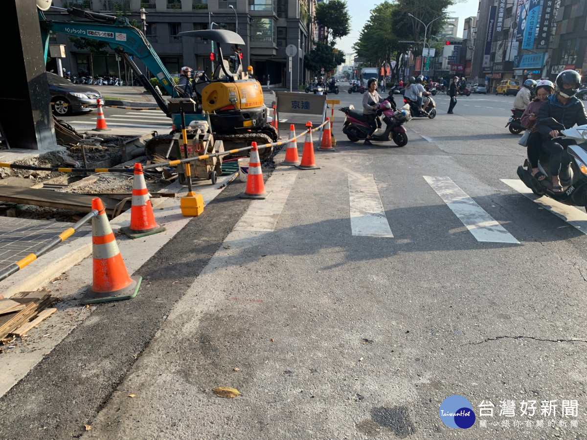 道路常見挖路施工,陳俞融促市加強管線圖資建置避免挖破民生管線影響使用。