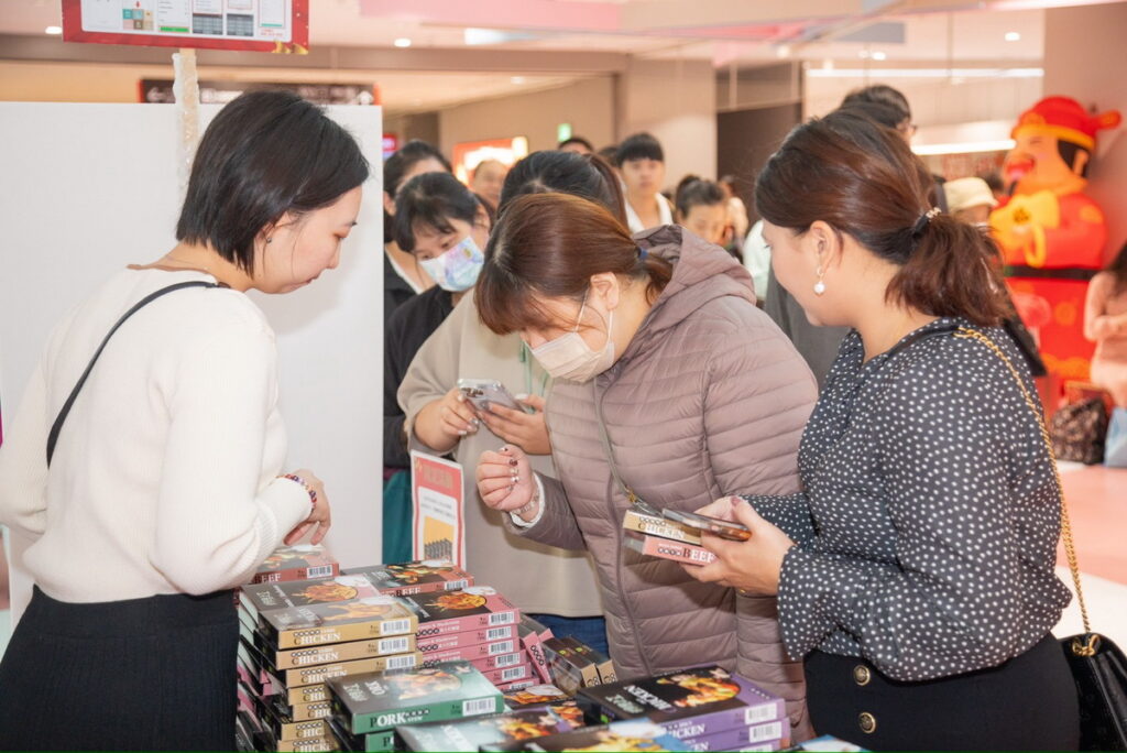 東森廣場舉辦「健康長壽盃」麻將大賽,還特別舉辦打卡贈禮活動,只要在FB打卡「東森廣場台北車站」,即贈送料理之王調理包2包。