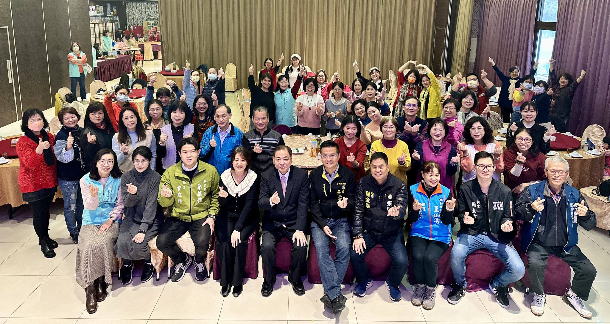 陳見賢副縣長與全體志工一起合照。（圖/記者林照東攝）
