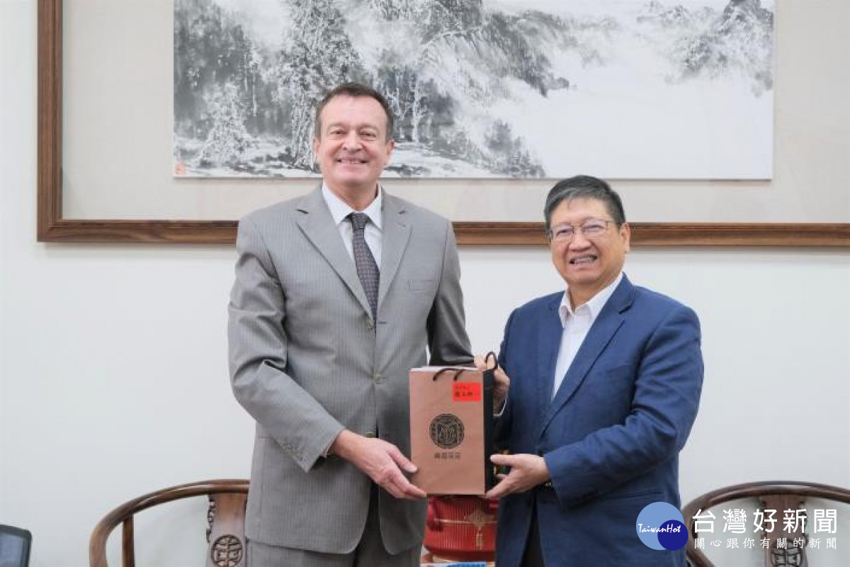 奧地利商務辦事處代表拜會楊文科 期盼促進科技產業交流