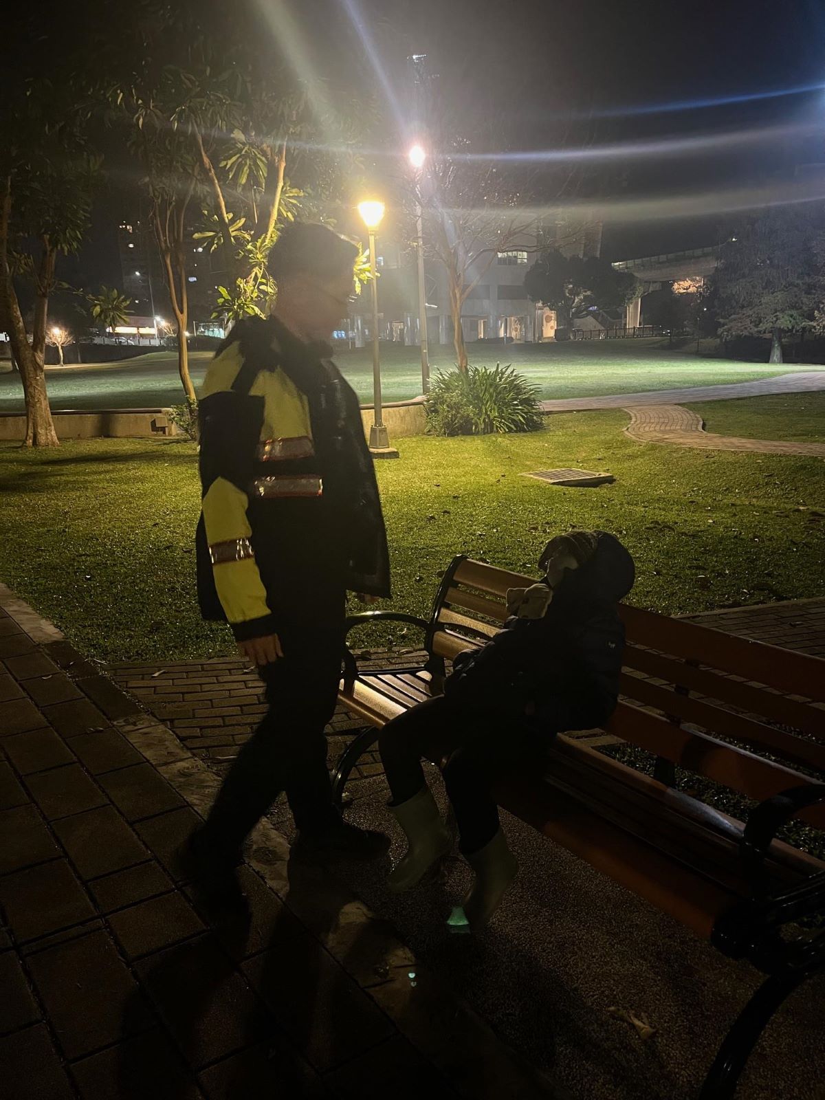 天寒地凍尋幼童　內湖警立大功
