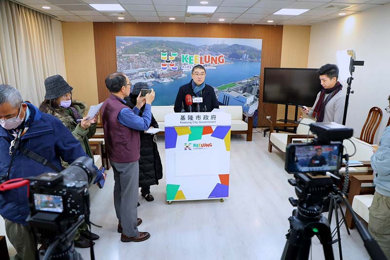 市長謝國樑說明市府規劃設立兒童及少年事務處進度。圖/基隆市政府