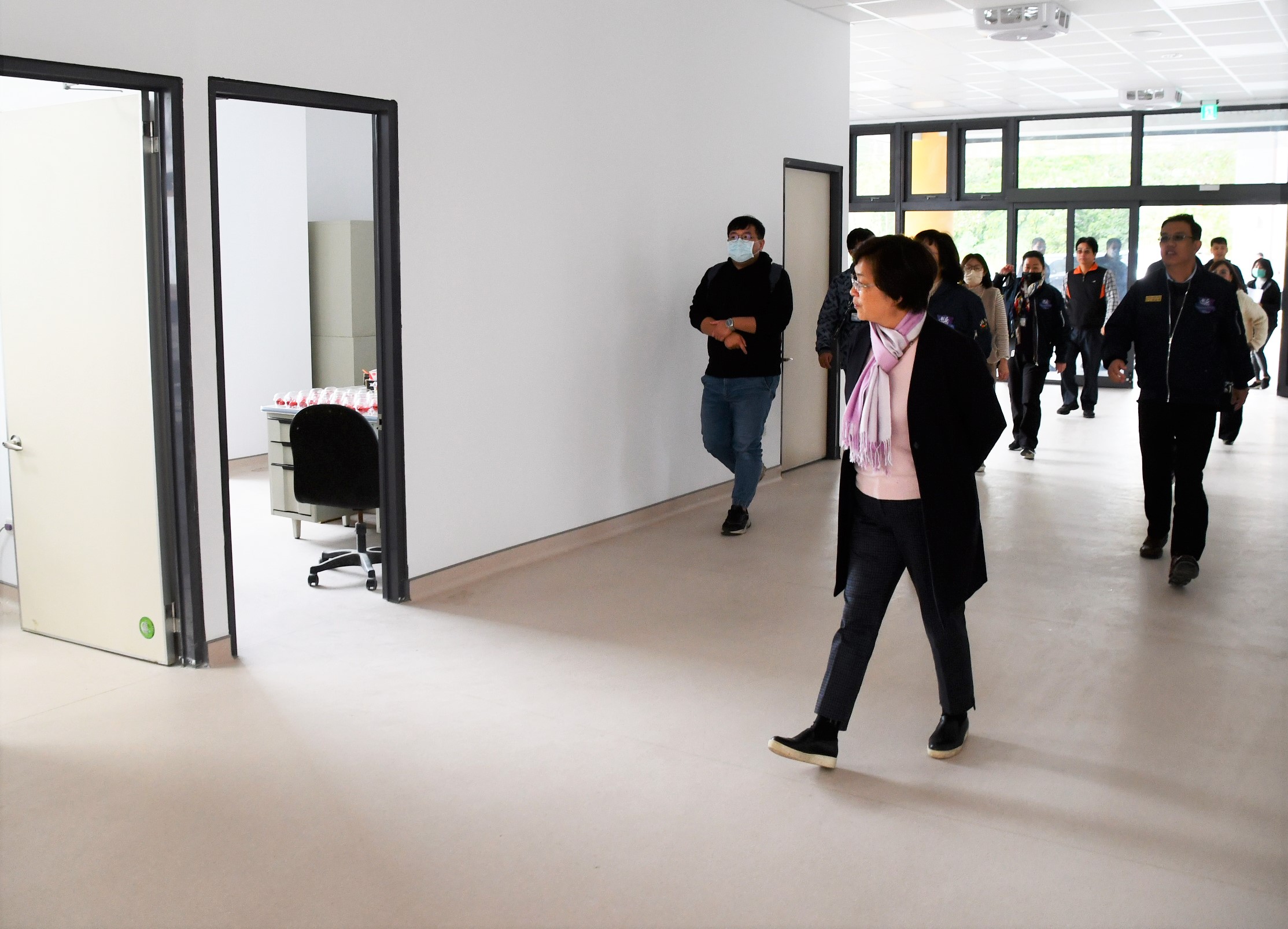 ▲桃園市政府代表團特地來到彰化，參訪位於員林市的長照社福大樓，對於推動高品質、高效率的優質公共工程作經驗交流。（記者張溎壕攝）