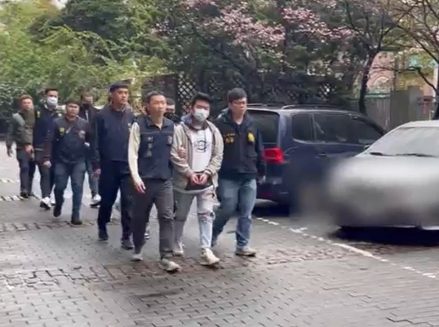 破假投資詐騙集團 溯源再逮黑幫成員4人涉協助洗錢水房 240 cnews204240123a05